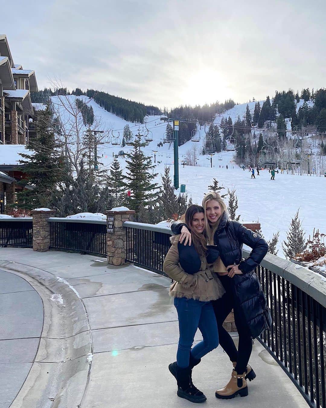 Sascha Barbozaのインスタグラム：「Más contenta que niñito con juguetes nuevos✨😂☃️❄️」