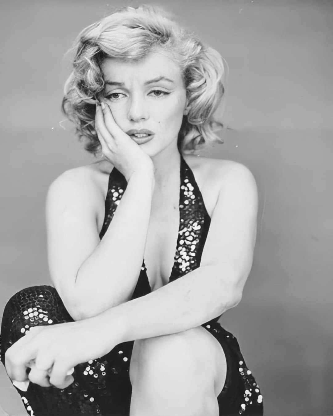 マリリン・モンローさんのインスタグラム写真 - (マリリン・モンローInstagram)「Marilyn photographed by Richard Avedon in 1957. Love these shots 🖤 #Marilynmonroe」12月28日 7時37分 - welovemarilyn