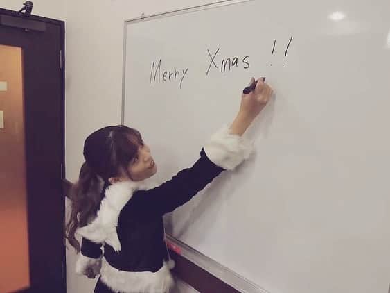 及川愛未のインスタグラム：「📸 @kenji.oh  #shooting #撮影 #studio #merrychristmas #merrychristmas🎄 #christmas #サンタクロース #リクエスト撮影 #撮影会 #おうちでクリスマス #黒サンタ  #アリアナポニー #blue #model #サロンモデル #ブライダル #ウェディングモデル #ブライダルモデル　 #ポートレートしま専科  #ポートレート  #photography  #写真  #写真好きな人と繋がりたい  #写真撮るの好き人と繋がりたい  #portraitmodel  #東京カメラ部  #カメラマン募集  #ファインダー #ファインダー越しの私の世界  #followme ‪ ‬」