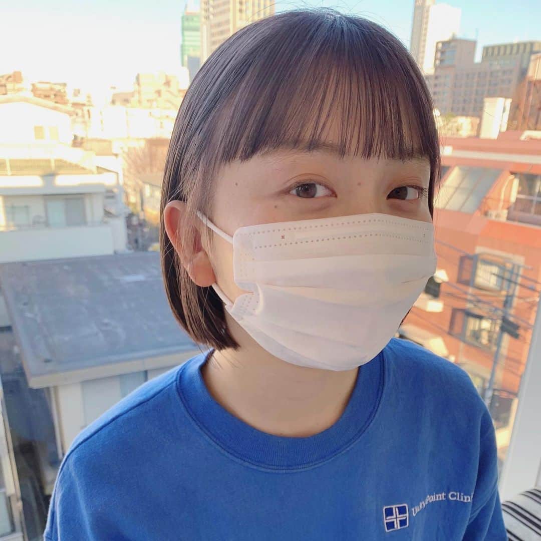 小松美緒のインスタグラム：「ことりちゃんの髪の毛納め。 　 生まれて初めてのブリーチをして　 ガラリと雰囲気を変えて　 おさめて私も最高に嬉しかった。  透けるような　lavender beige が　 とってもお似合いだった。　 来年はたくさんcolor楽しんでいけそう♡   いつもありがとう！！　 来年もよろしくね♡」