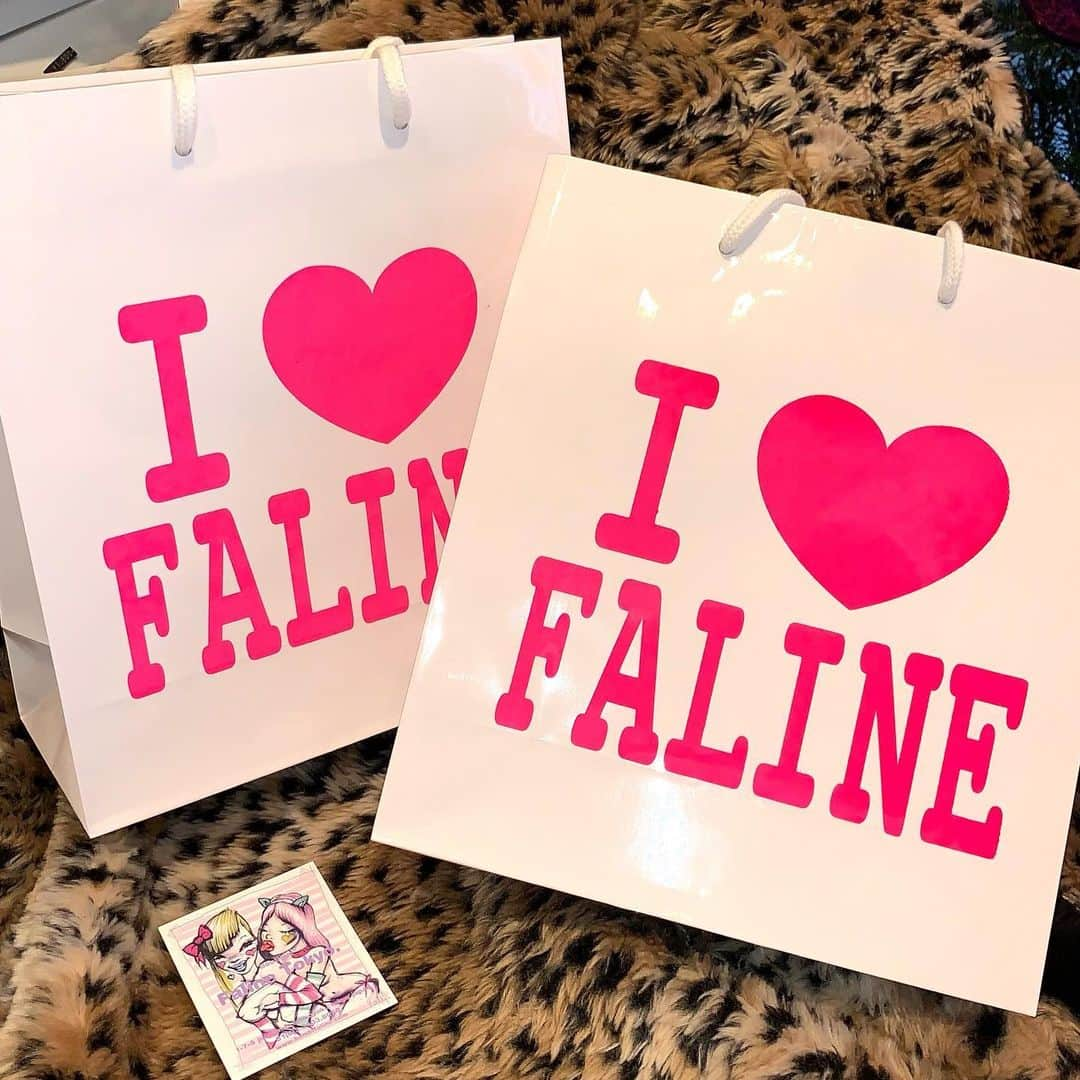 falinetokyoさんのインスタグラム写真 - (falinetokyoInstagram)「🪄🛍 2021 HAPPY BAG 🎀 いかがですか？ available now 💗🧸 #faline #falinetokyo #harajuku」12月28日 13時24分 - falinetokyo