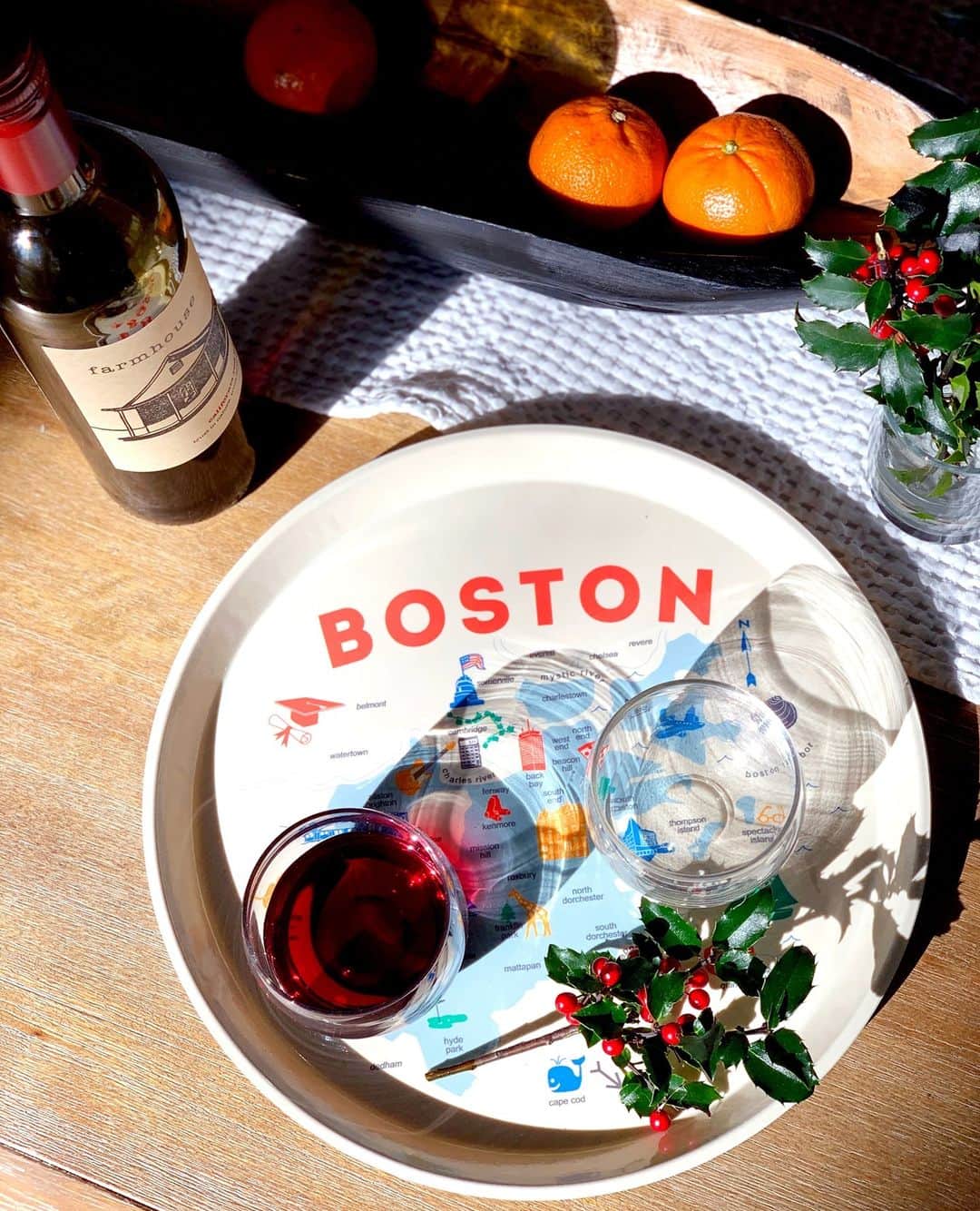 マップトートのインスタグラム：「Is 2021 here yet? Until then 🍷」