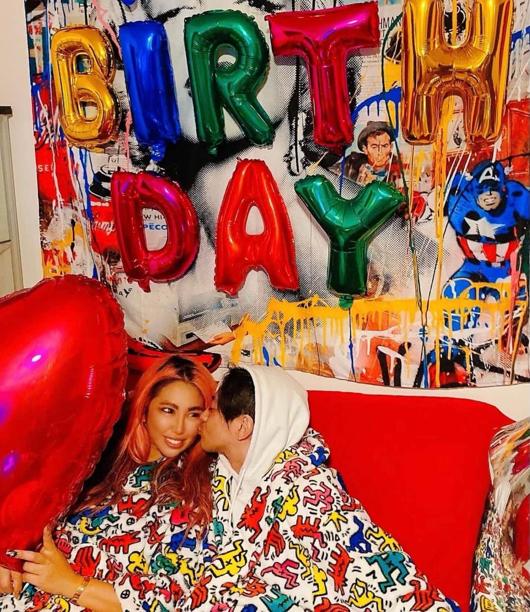 Britney TOKYOさんのインスタグラム写真 - (Britney TOKYOInstagram)「2020styleBD🎉🎉🎉   今年の誕生日はパジャマ🍓でセバスチャン❤️と2人でチルBD  #pajamas #champagne #andyou  #NoParty #NoFancyDinner #imhappyjusttobewithyou #artist」12月28日 8時20分 - britneytokyo