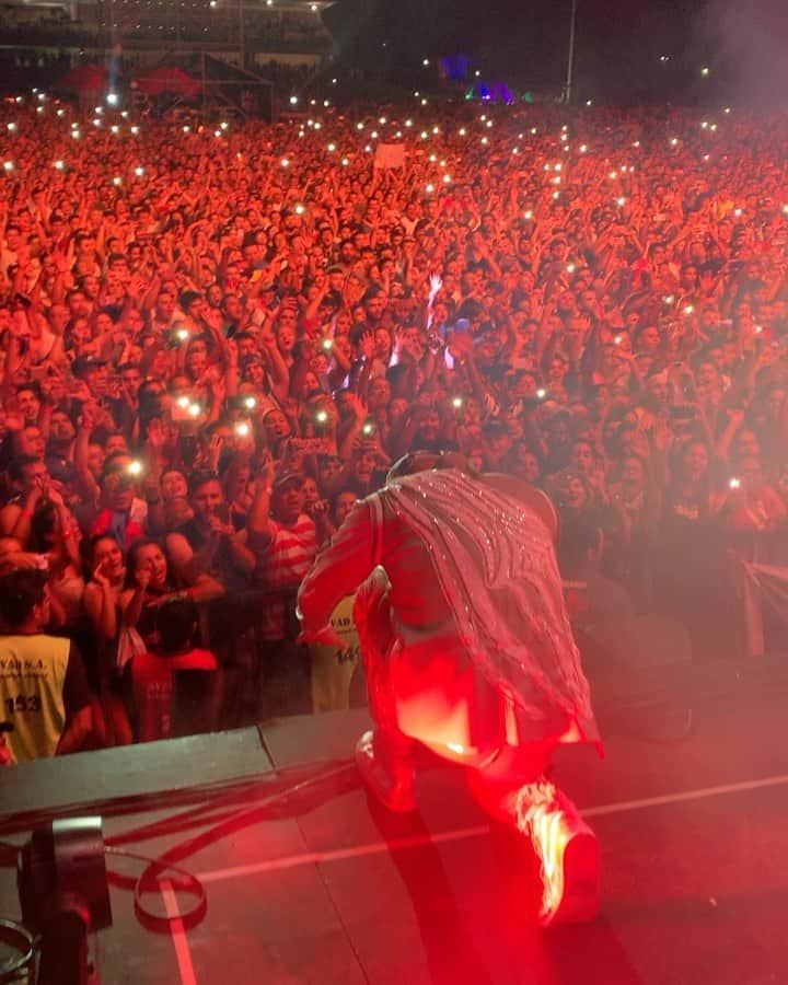 ウィジンのインスタグラム：「Extrañando demasiado volver a verlos de frente , estoy seguro que pronto pasará todo esto ,2021 estamos listos」