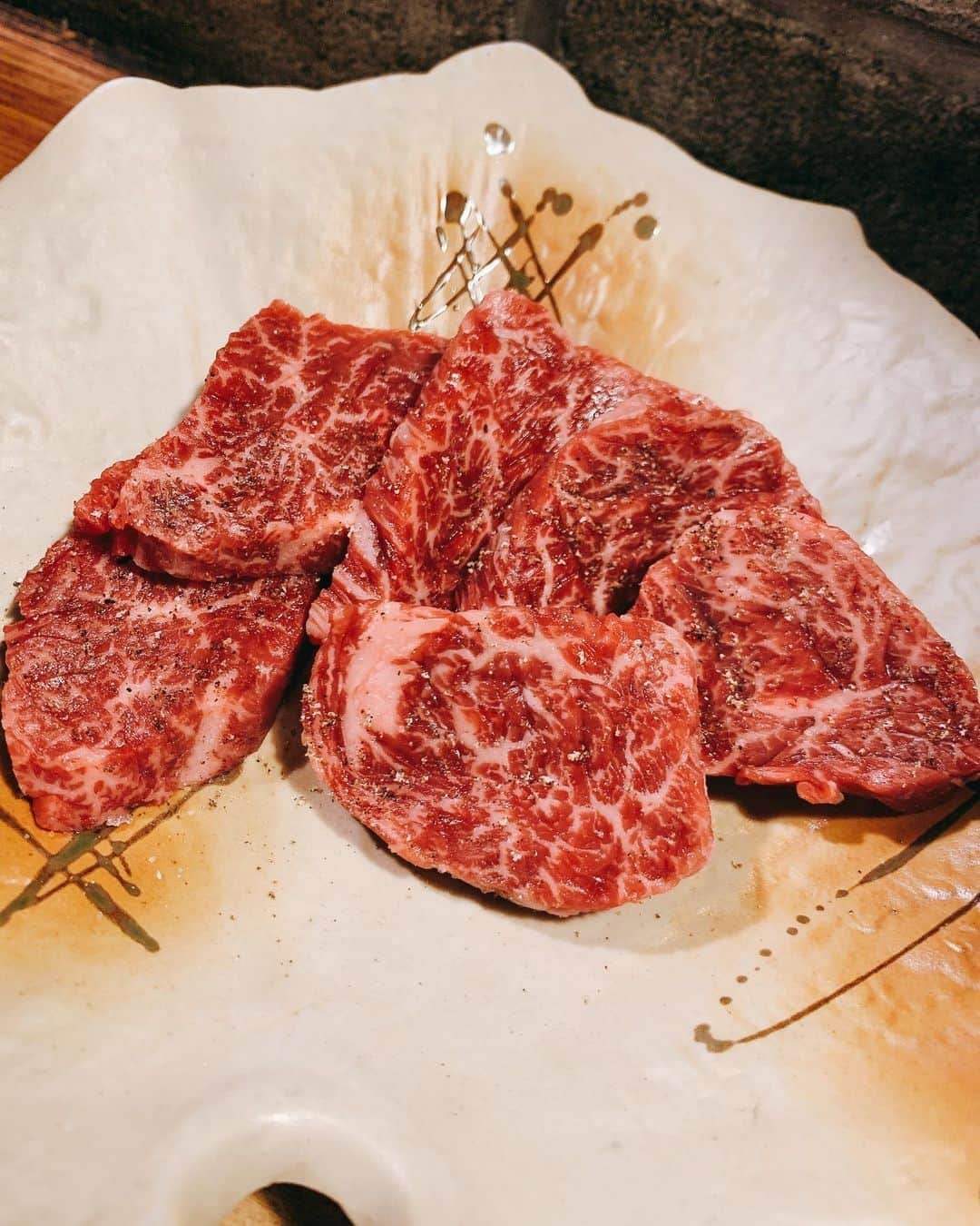 松浦三佳さんのインスタグラム写真 - (松浦三佳Instagram)「＊ 我流🥩 大阪福島🚉 ここは焼肉ルーティンの中では外せないぐらい好きなお店😭💕 個人的には厚切りタンが苦手だからネギを巻いて食べる中落ち塩タンが好み😘 ＊ ＊ ＊ #我流#我流総本家#焼肉#大阪焼肉#福島焼肉#福島グルメ#食べログ#グルメ#グルメ女子#肉食女子 #インスタグラマー#インフルエンサー」12月28日 9時36分 - mikarinrin5555