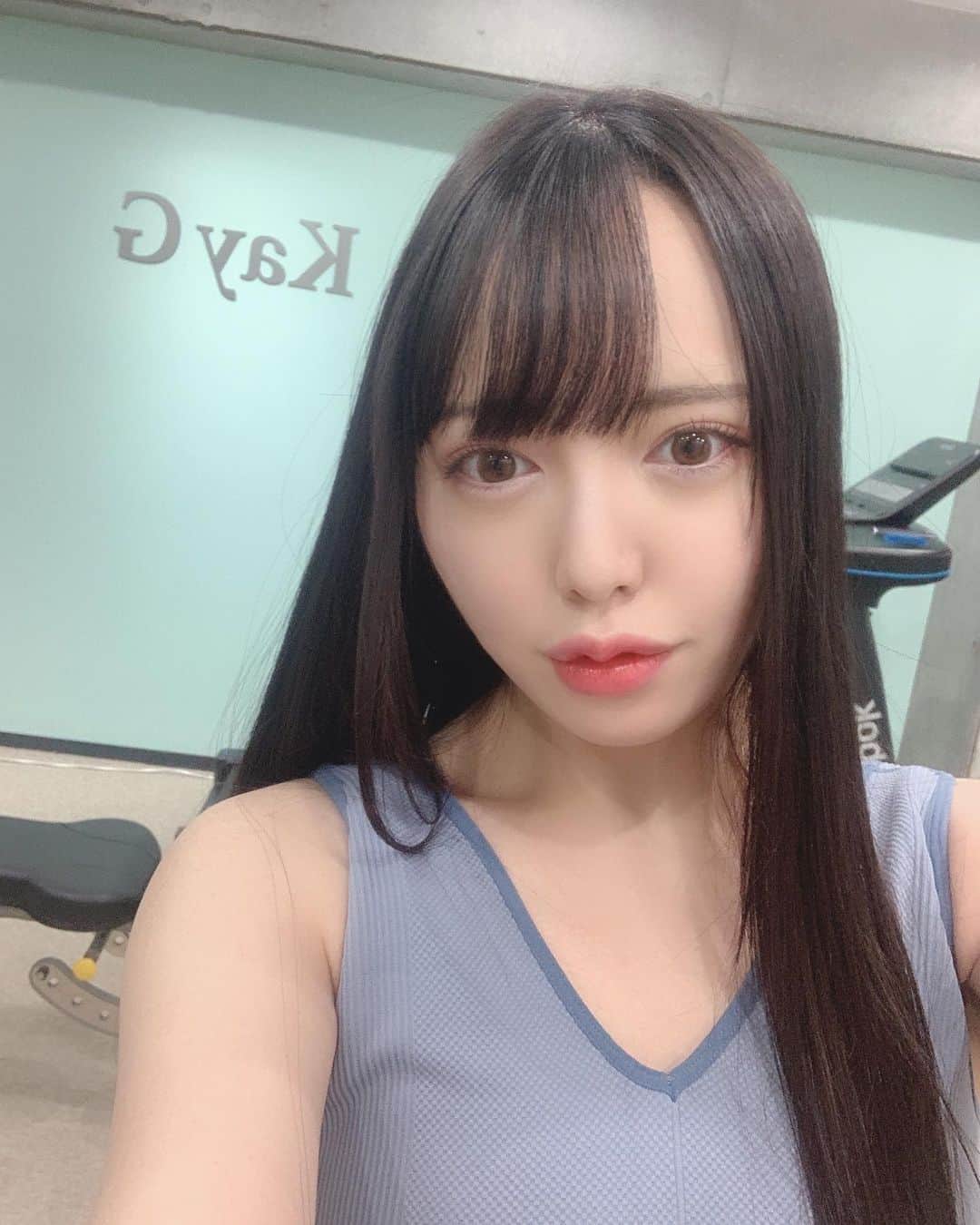 のインスタグラム：「今回は上半身を鍛えたよ💪 ウェアみじゅいろ！かわいい💙 腹筋きつかった〜縦の線ほしい🐯！  #筋トレ #筋トレ女子 #パーソナルトレーニング #パーソナルジム #新宿」