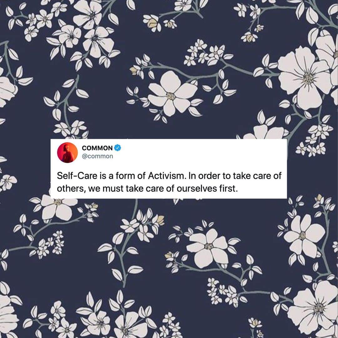 コモンのインスタグラム：「Love. Yourself. First. Practice Self-Care and Practice Self-Love.」