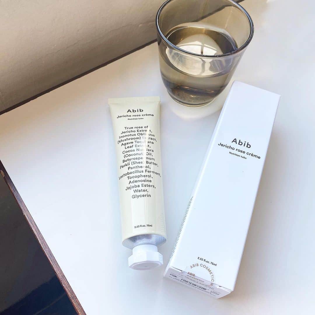 のインスタグラム：「． 今年ハマった韓国コスメのAbib♡ @abib.japan  ． ✔︎Jericho rose creme nutrition tube ． 乾燥した砂漠でも生命力を保つ復活草成分が入った高栄養のフェイシャルクリーム🌿 カラカラに乾いたお肌が奥から元気になる感じ◎ またいいコスメに出会ってしまったー🤦‍♀️💘 いつもAbibは楽天かQoo10公式モールから購入してます💳 ． #Abib #復活草クリーム #Jerichorosecremenutritiontube #スキンケア #乾燥肌 #保湿クリーム」