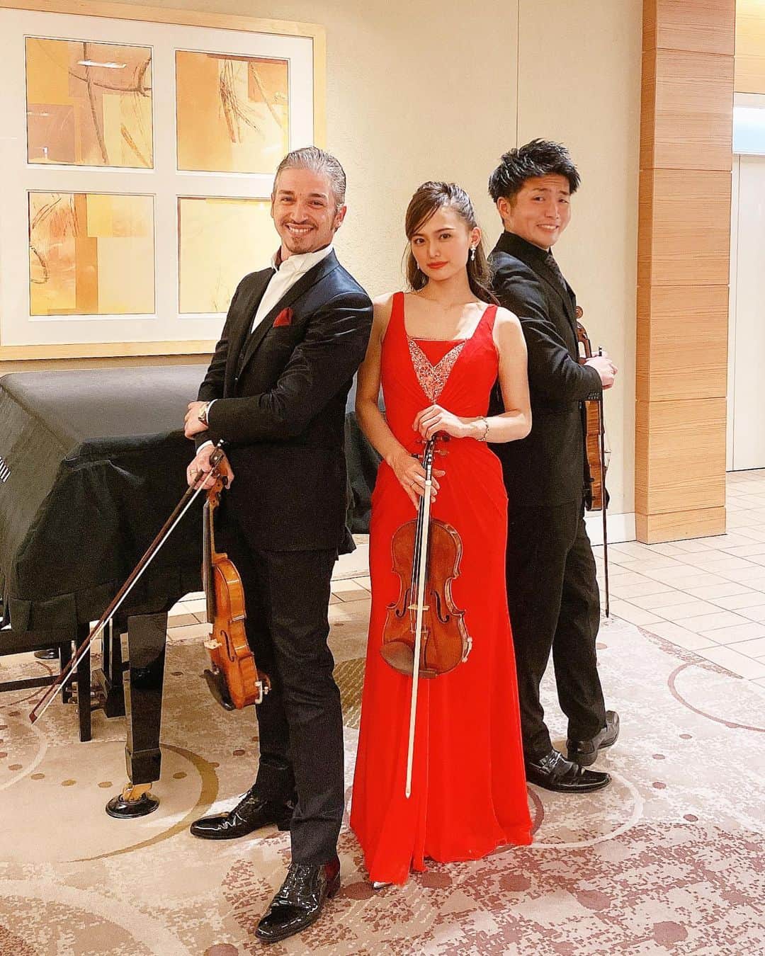 苅谷なつみさんのインスタグラム写真 - (苅谷なつみInstagram)「珍しい組み合わせで演奏させて頂きました🤳  #ヴァイオリン　#ヴァイオリニスト」12月28日 9時56分 - natsumi_kariya