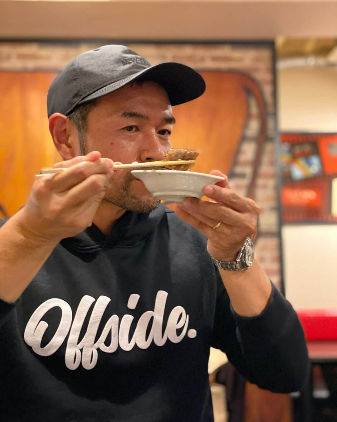 ニッチロー'さんのインスタグラム写真 - (ニッチロー'Instagram)「明日は今年最後の肉の日  焼肉しかないね  下北沢にある老舗の焼肉屋【城西苑】さん  創業から55年  変わりゆく下北で変わらない味  歴史の詰まった味わいに至福の顔になっちゃうね  #城西苑 #創業55年 #下北沢 #焼肉 #日本一の焼肉の街生まれ  #飯田焼肉大使 #プロ焼肉選手  #ニッチロー  #ニックロー #yakiniku  #shimokitazawa」12月28日 10時11分 - nicchiro5.1