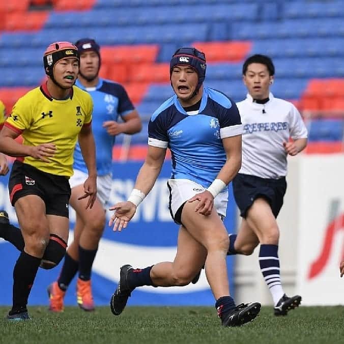 J SPORTSのインスタグラム：「【大会初日の振り返り】 #黒沢尻北（東北ブロック・岩手）3-61 #日本航空石川（石川）  日本航空石川が勝利。 SO嶋選手（3年）パスでチームを引っ張る。 パワフルな突破を繰り返したNO8ヴァカタ選手（3年）  ★#花園　生中継＆LIVE配信！ #ラグビー #高校ラグビー」
