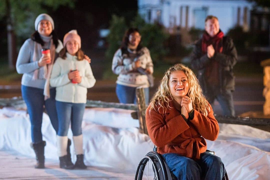People Magazineさんのインスタグラム写真 - (People MagazineInstagram)「Ali Stroker is continuing to break down barriers. 👏 Last year, Stroker became the first actor in a wheelchair to win a Tony Award and now, she's starring in Lifetime's Christmas Ever After.🎄 "Representation means so much to me," Stroker tells PEOPLE. "I wish I had seen myself represented in that narrative, it would have made such a difference in my life." And to any young viewers who see a little bit of themselves in her character, Stoker says she would tell them, "Love can exist for you — a holiday rom-com could be your real life. You matter and you count and your voice is important, and you are important." ❤️ 📷: Lifetime」12月28日 10時15分 - people
