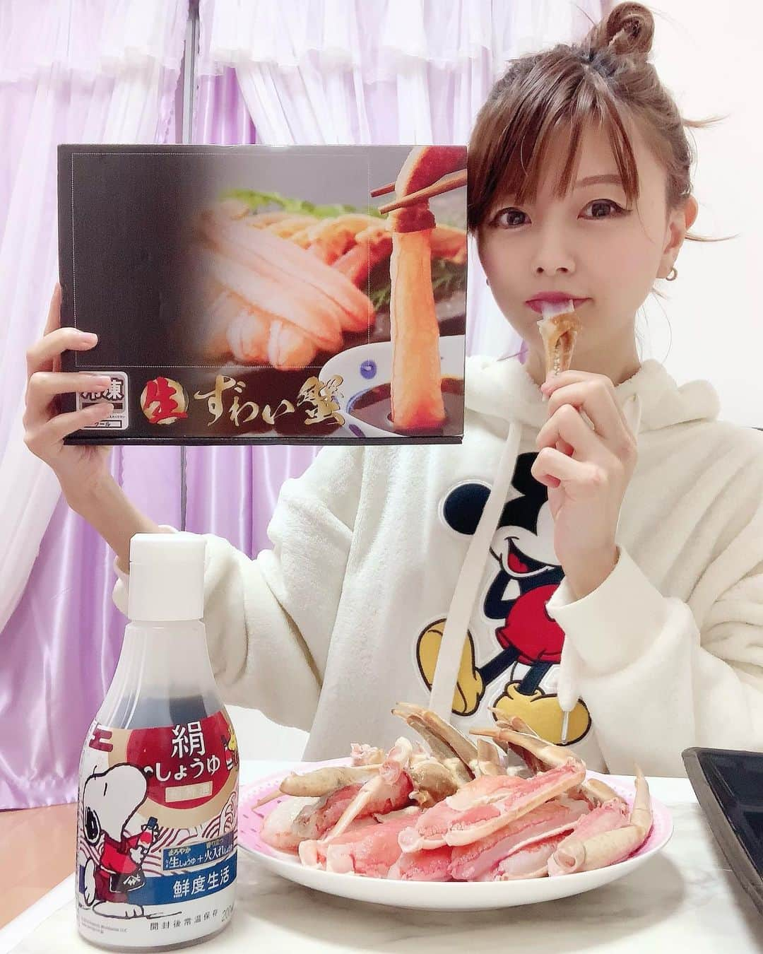 satomiさんのインスタグラム写真 - (satomiInstagram)「🦀🦀🦀 （@ka_ni_yama )で生ズワイガニ きたーー！  ・ 贅沢すぎ〜🤤ありがたいのが食べ易い用にしてくれてる加工も嬉しい😊 ・ 600gも…それもいろんな場所ほとんど入ってます！蟹好きにはたまらない🤤🤤  ・ お刺身と蟹しゃぶにして食べました💕 お取り寄せでこのクオリティはすごいー。 ・  ・ #かにやま #生ずわい蟹 #ずわい蟹 #ズワイガニ  #かに通販 #pr #蟹しゃぶ #蟹好き #蟹 #お取り寄せ #お取り寄せグルメ #さとみのグルメ記録 #生でも美味しい #蟹雑炊 #🦀 #料理女子 #自炊 #引きこもり女子 #コロナ支援 #飲食店支援」12月28日 10時16分 - saatoomii47