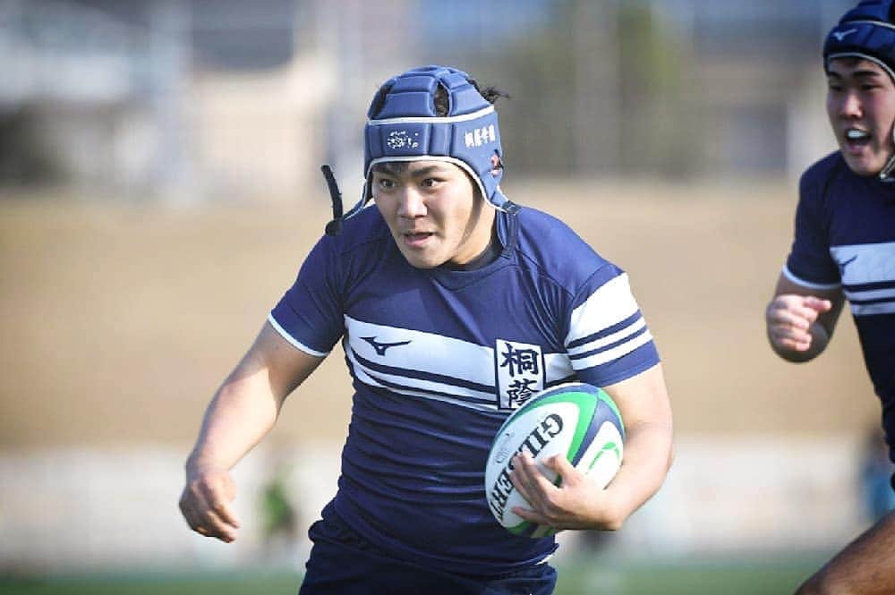 J SPORTSのインスタグラム：「【大会初日の振り返り】 #桐蔭学園（神奈川）36-7 #茗渓学園（茨城）  前回優勝の桐蔭学園が快勝。トライを挙げてチームを引っ張ったNO8佐藤主将  ★#花園 100回記念大会　全62試合 生中継＆LIVE配信 #ラグビー #高校ラグビー」