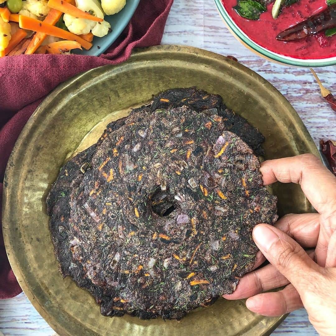 Archana's Kitchenさんのインスタグラム写真 - (Archana's KitchenInstagram)「This healthy and tasty diabetic-friendly Ragi Masala Roti Recipe is made with ragi flour, grated carrots, onions, dill, and coriander leaves. You can try this for your breakfast or dinner with coconut chutney. This is one tasty way of consuming ragi! Get the recipe from the smart.bio link in my profile @archanaskitchen . . . . . #recipes #easyrecipes #breakfast #Indianbreakfast #archanaskitchen #healthyeating #highprotein #breakfastclub #dosa #dosarecipes #dosabatter #ragi #ragidosa #mysoremasaladosa #homemadefood #eatfit #cooking #food #healthyrecipes #foodphotography #recipeoftheday #comfortfood #deliciousfood #delicious #instayum #food」12月28日 11時30分 - archanaskitchen