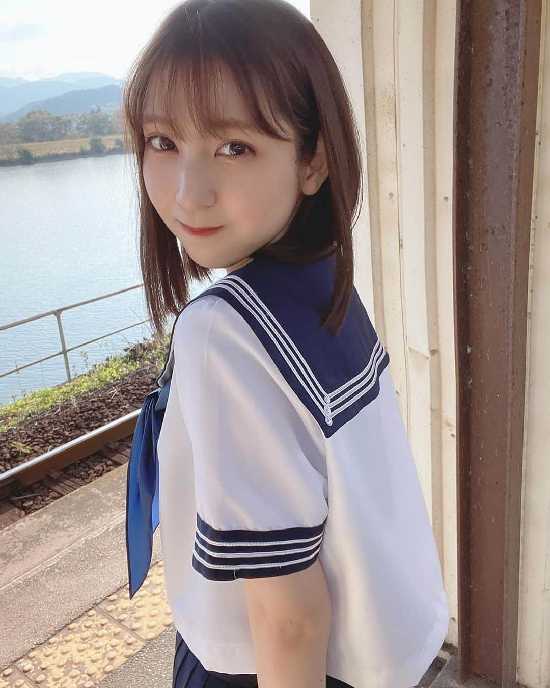 松岡菜摘さんのインスタグラム写真 - (松岡菜摘Instagram)「. . 24歳になってセーラー服着てるとは思わなかったな、て 着るたびに思うよ😳😂🥺 . #セーラー服  #制服 #劇はじ #ミュン密 #水色アルタイル」12月28日 22時42分 - natsustagram_hkt