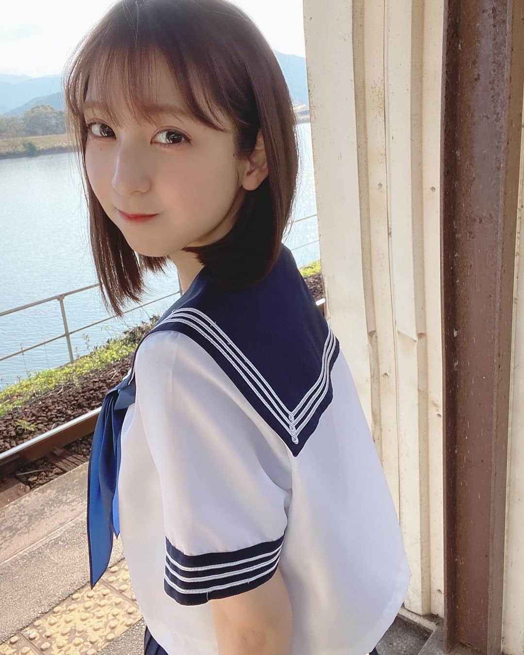 松岡菜摘のインスタグラム：「. . 24歳になってセーラー服着てるとは思わなかったな、て 着るたびに思うよ😳😂🥺 . #セーラー服  #制服 #劇はじ #ミュン密 #水色アルタイル」
