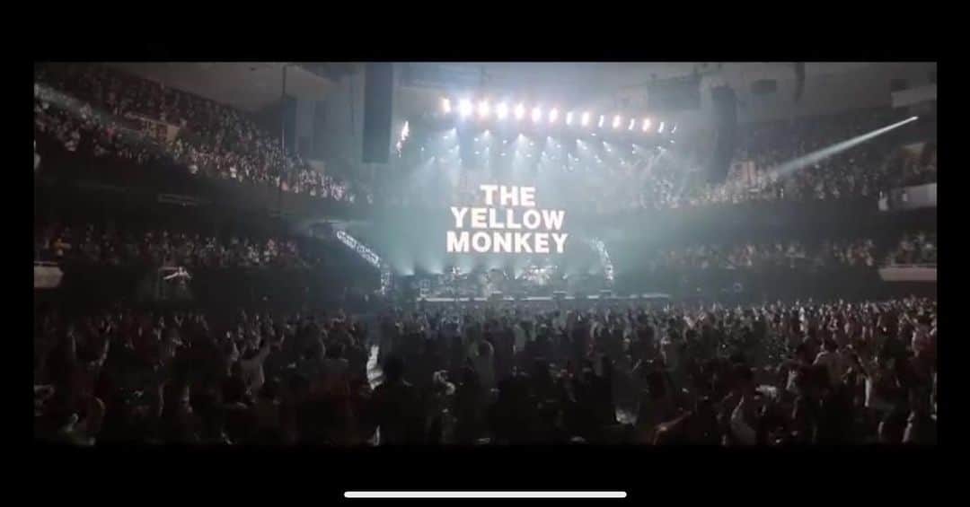 布袋寅泰さんのインスタグラム写真 - (布袋寅泰Instagram)「Viva! The Yellow Monkey! 素晴らしいLiveでした！最高のロックンロール・バンドに乾杯！#theyellowmonkey #rocknroll #武道館　#ライブ配信」12月28日 21時13分 - hotei_official