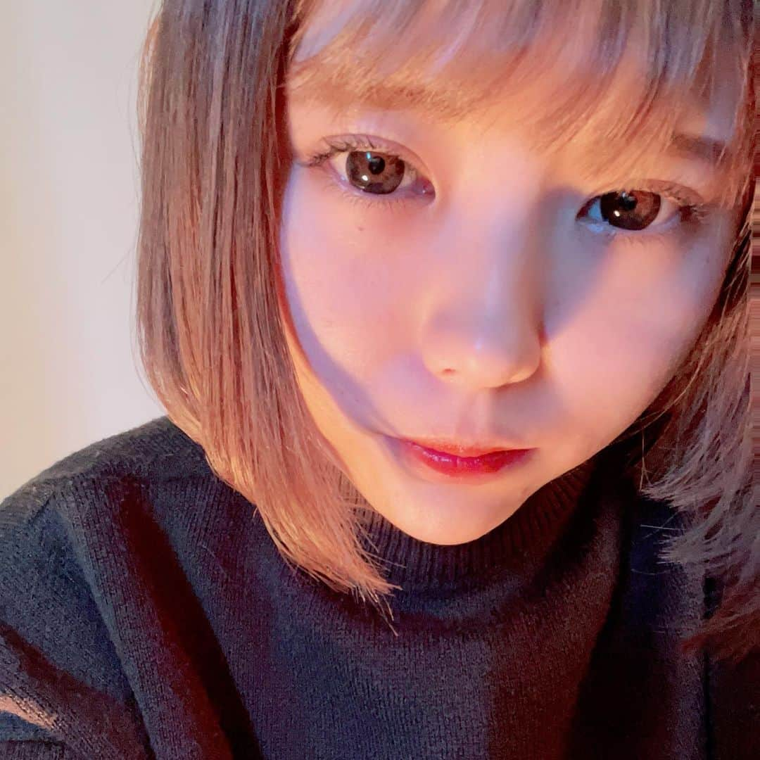 はまなむこさんのインスタグラム写真 - (はまなむこInstagram)「顔近い」12月28日 21時14分 - _hamutar__