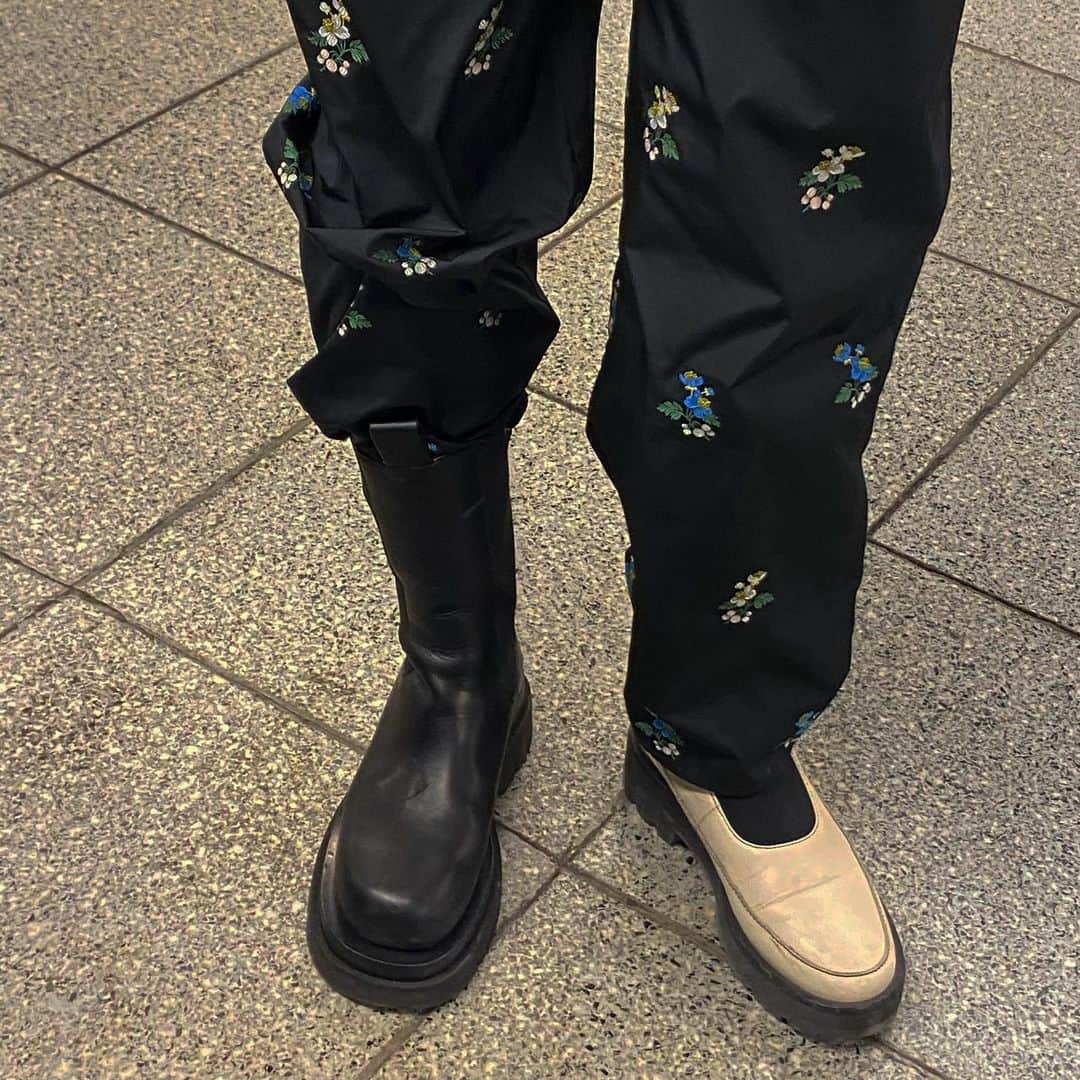 のインスタグラム：「どっちもいいなぁ〜🤍🖤」