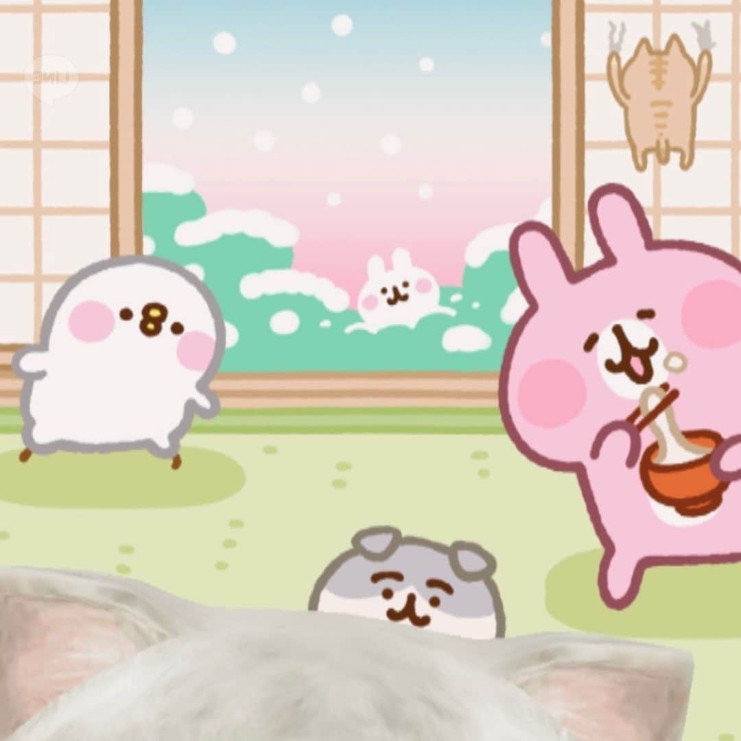 カナヘイのインスタグラム：「#LINEビデオ通話 の背景に小動物達が登場です☺️左右にピスケとうさぎ、そして自分の奥に隠れているのは…？ 年末年始のビデオ通話にぜひ使ってみてください💡  使い方はこちら👇 https://guide.line.me/ja/features-and-columns/newyearsgreeting-2021.html」