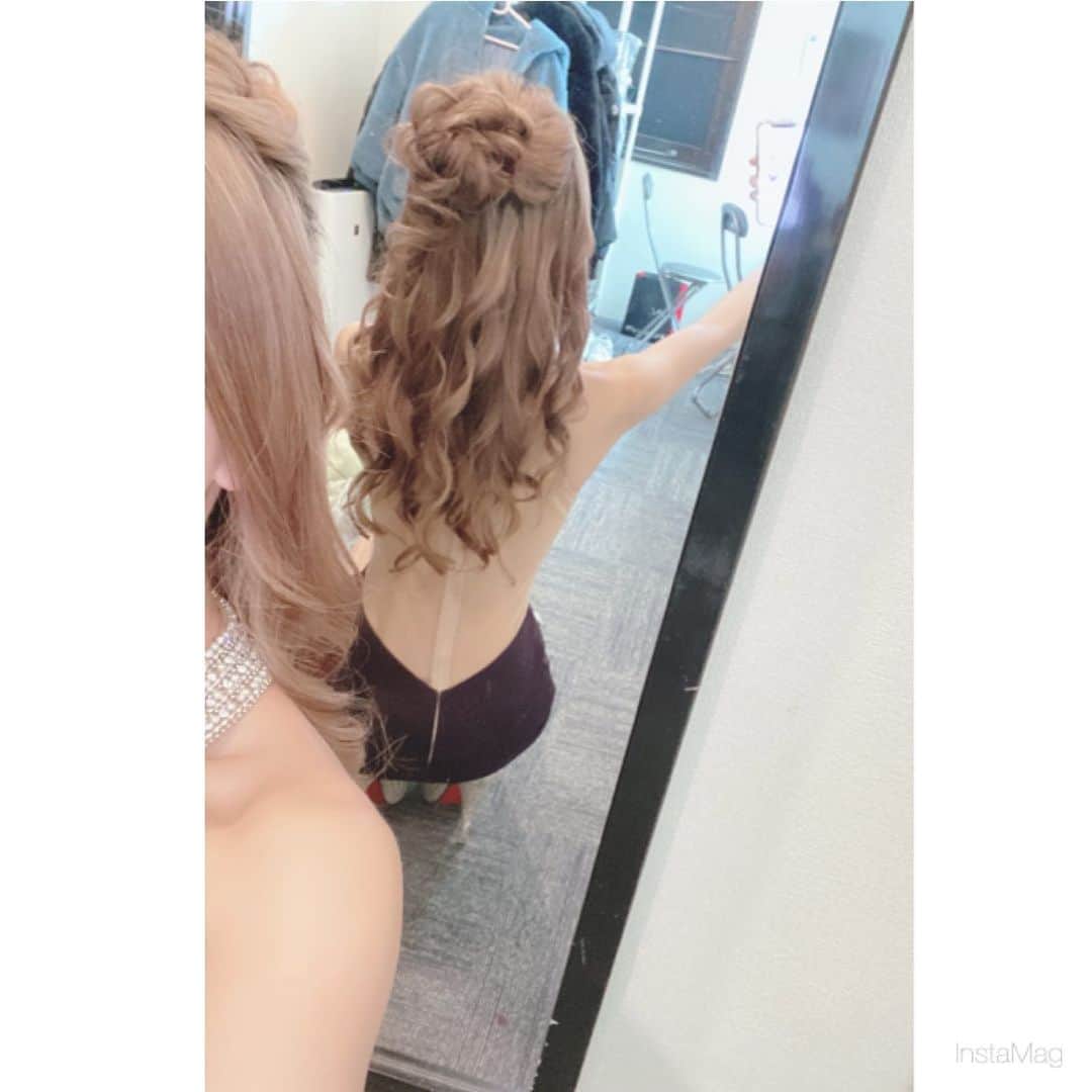 あゆかのインスタグラム：「こないだのヘアメ💇‍♀️ 今日入れてあと3日💛 明日は大先輩のとこにいく😍 楽しみ🥰！！！  .  #千葉キャバクラ#千葉富士見キャバ嬢#千葉富士見町キャバ嬢#千葉富士見キャバクラ#arドレス#ジュエルズドレス#オンラインキャバクラ#ファッション好きな人と繋がりたい#ヘアメイク#お家スタイル#息してる？#followｍe4 #follow4like#followtrain」
