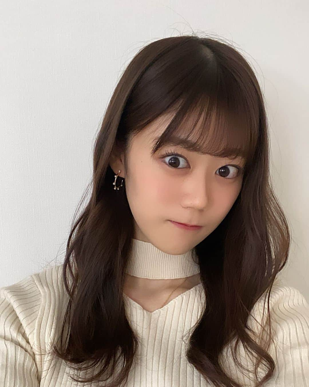 久木田菜々夏さんのインスタグラム写真 - (久木田菜々夏Instagram)「小さなパールのピアス💠  形もパールの位置もシンプルでとっても可愛くて愛用してる🐰💞  @marcmirren さんのアクセサリーは、金属アレルギー体質の人にも優しいので安心😌  ┈┈┈┈┈┈┈┈┈┈┈┈┈┈┈  公式サイトにて、クーポンコード →【nanaka77】(2021年3月8日まで) 15パーセントoffで買う事ができます🐻‍❄️🌿  https://marcmirren.com/  #marcmirren #detailsbymm #北欧ジュエリー #マークミレン #ジュエリー #jewelry #pr #4like #l4l #レディアゼル #redyazel #アクセサリー #ピアス #ピアス女子 #instagood #instalike #ホワイトコーデ #アニメ #アニメ好きな人と繋がりたい #アニメイラスト #スポーツ #焼き #ラーメン #野球 #サッカー #お家時間 #自撮り #自撮り女子 #アイドル #スポーツ女子」12月28日 21時22分 - nanaka_kukita