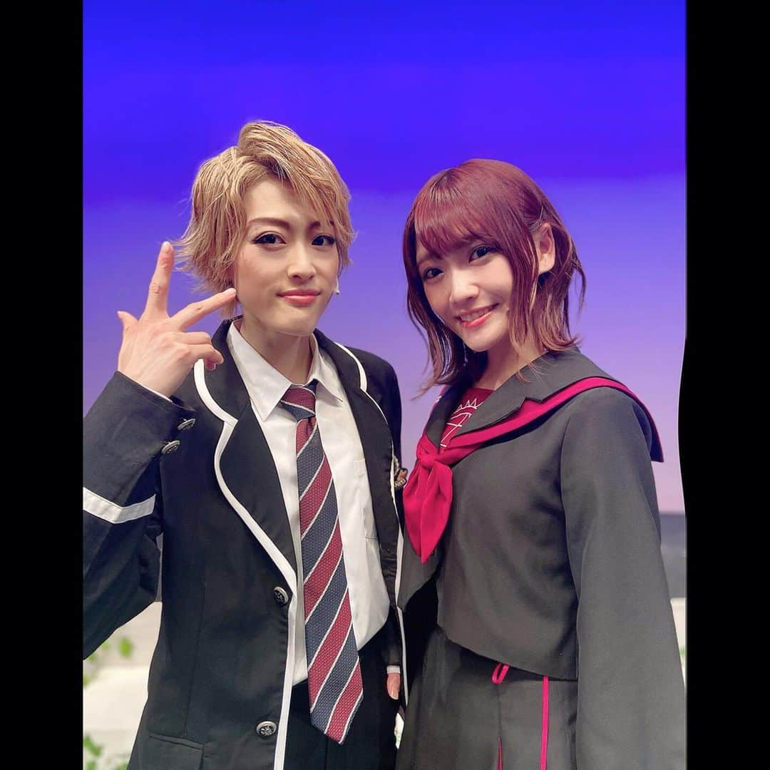 如月蓮さんのインスタグラム写真 - (如月蓮Instagram)「.﻿ ダンスミュージカル『お私立 花村学園』﻿ 応援してくだった皆様！！﻿ 本当に、本当にありがとうございました！！﻿ ﻿ キャストのみんなが若くてキラキラしていて、私も初心を思い出したり、学ぶ事の多い公演となりました。﻿ これから未来へ羽ばたいていくのが楽しみでなりません！﻿ ﻿ 舞台は団体競技みたいなもの。﻿ コロナ禍でチームを組むのは大変な世の中になってしまいました。﻿ そんな中で一人一人の責任感や気の張り方も今までとは違う意識が芽生えたような気がします。﻿ 最後に主催者の方が感極まっていらっしゃった姿を見て、無事に公演できて本当に良かったと思いました！﻿ ﻿ 毎日感染者が増えていく中、命がけで観に来てくださったお客様！！﻿ 配信を見てくださった方々にも、厚く御礼申し上げます！！﻿ ﻿ 龍平、みんな、本当にありがとうー！！！！﻿ .﻿ .﻿ .﻿ #花村学園﻿ #如月蓮﻿ # RENスタグラム」12月28日 21時28分 - kisaragi.ren2