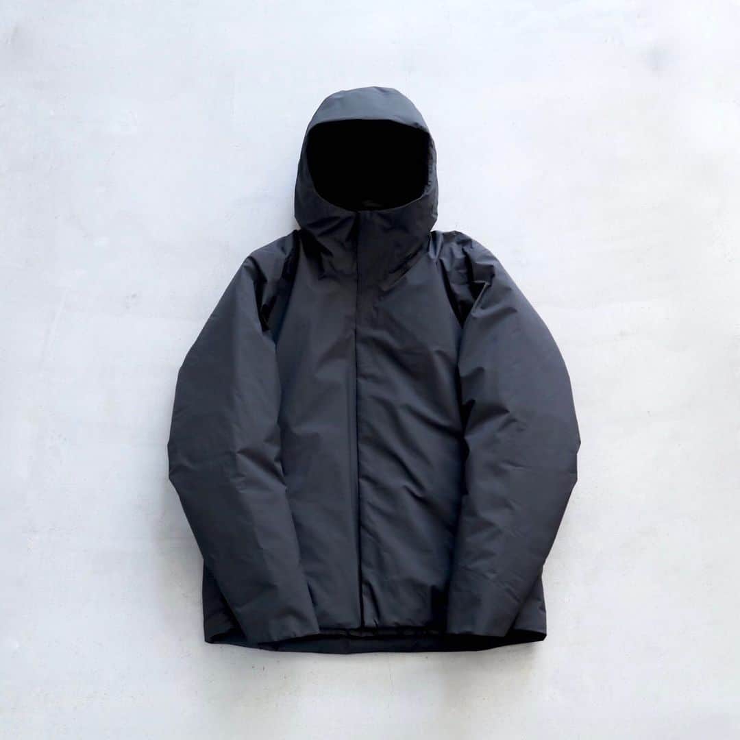 wonder_mountain_irieさんのインスタグラム写真 - (wonder_mountain_irieInstagram)「_  ARC'TERYX VEILANCE / アークテリクス ヴェイランス "Altus Down Jacket Mens" ¥198,000- _ 〈online store / @digital_mountain〉 https://www.digital-mountain.net/shopdetail/000000012780/ _ 【オンラインストア#DigitalMountain へのご注文】 *24時間受付 *15時までご注文で即日発送 *1万円以上ご購入で送料無料 tel：084-973-8204 _ We can send your order overseas. Accepted payment method is by PayPal or credit card only. (AMEX is not accepted)  Ordering procedure details can be found here. >>http://www.digital-mountain.net/html/page56.html  _ #ARCTERYXVEILANCE #ARCTERYX #VEILANCE #アークテリクスヴェイランス #アークテリクス _ 本店：#WonderMountain  blog>> http://wm.digital-mountain.info _ 〒720-0044  広島県福山市笠岡町4-18  JR 「#福山駅」より徒歩10分 #ワンダーマウンテン #japan #hiroshima #福山 #福山市 #尾道 #倉敷 #鞆の浦 近く _ 系列店：@hacbywondermountain _」12月28日 21時33分 - wonder_mountain_