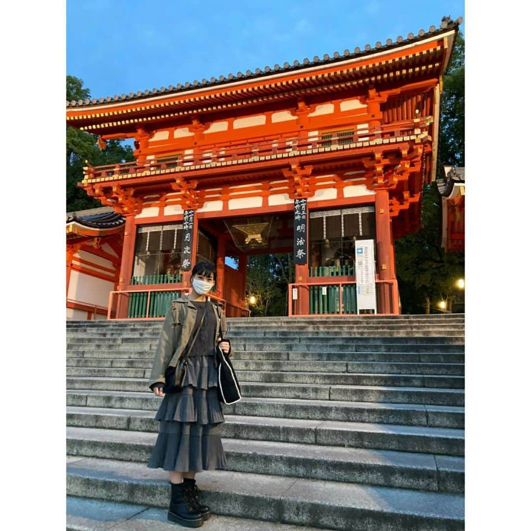 根岸可蓮さんのインスタグラム写真 - (根岸可蓮Instagram)「⛩ #八坂神社 、かれんもよく行くんだよ〜😁 いつも京都に着くの夜だから またゆっくり行きたい😊 前おみくじ引いたら凶だった、、、😩 ※ ※ 写真は出してなかった時の～🔅 ※ ※ ※ #たこやきレインボー #たこ虹 #tacoyakirainbow #taconiji #根岸可蓮 #れんれん #Renstagram #アニメ好き #京都 #followme #instagood #れんれんドキドキでーす」12月28日 21時35分 - negishikaren_official