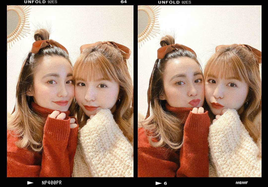 RISAのインスタグラム：「. ブラウンのリボン一緒につけて ゆいかともぷちクリパしたよ🤎  こんな風に写真撮るの久しぶりすぎて😂 やっぱり最高に居心地がいいのです🤭 この日爆笑しすぎて腹筋割れるかと思ったな〜🤣  #christmas」