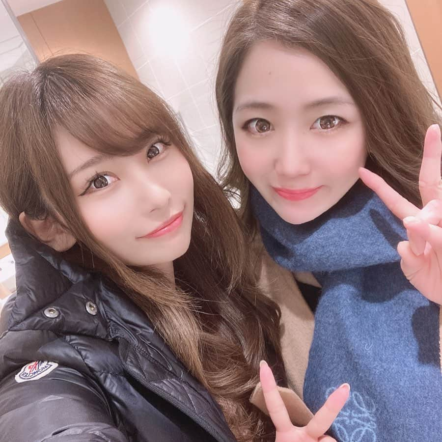 椿美羽さんのインスタグラム写真 - (椿美羽Instagram)「あみさん❤ 何気に知り合ってから今仲良くしてくれてる人の中で 1番長い‪((((〃･ω･)ﾉ♡‬ 最初はほぼ喋ったこと無かったけど エンジェルで再会してから仲良くしてくれるお姉ちゃん- ̗̀ ♡ ̖́- シラフのあみさんも、 酔って電話くれる時のあみさんも好き❤  #美人茶屋 #シャンパン #キャバキャバ #lynomi #LINEライブ #新宿 #歌舞伎町 #キャバ嬢 #キャバドレス #ヘアメ #happy #ライブ配信 #歌舞伎 #キャバ #ショット #六本木 #美人茶屋新宿美羽 #andy #成瀬心美 #佐野ひなこ #ミナミ #アイドル #ハロプロ #渋谷 #カラコン #ロリ #メンヘラ #ティックトック」12月28日 21時36分 - miu.tsubaki