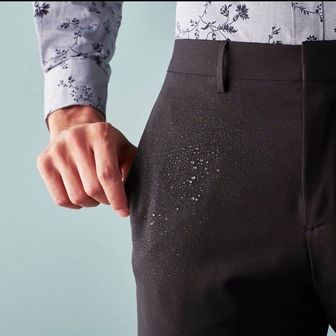 ペリーエリスのインスタグラム：「Stain-resistant, wrinkle-resistant, and water-repellent - we have you covered as you go from day to night with zero stress. #lifereadysince1976」