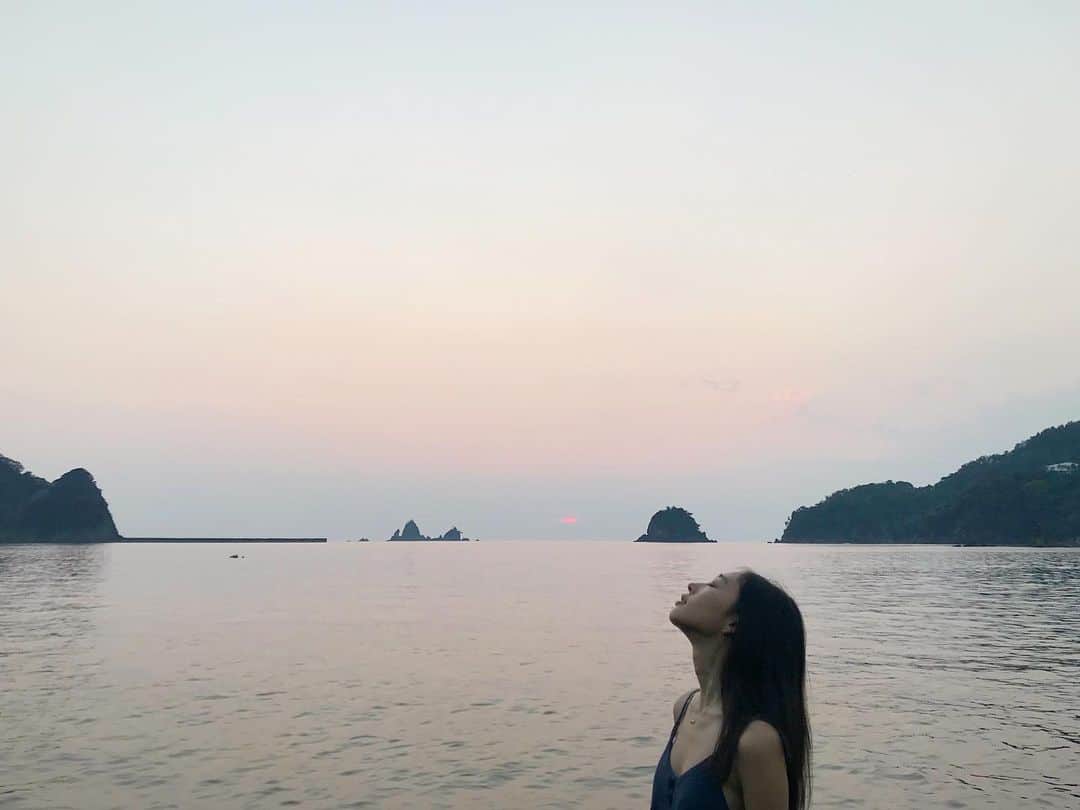 久保りさのインスタグラム：「仕事納め✌🏻  夏から走り抜けたなぁ。  皆様お疲れ様でした😌」