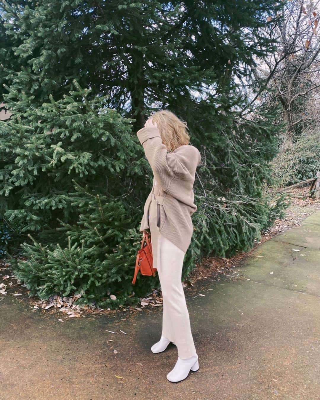 杉本美穂さんのインスタグラム写真 - (杉本美穂Instagram)「・ ・ ベージュなお洋服ばっかり着てる。笑 #マタニティコーデ」12月28日 21時51分 - sgmt_miho