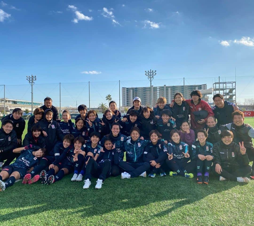 阪口萌乃のインスタグラム：「今シーズンもありがとうございました！！ 大変な年でしたが来年は良い年になりますように。  みなさん良いお年を🙏」