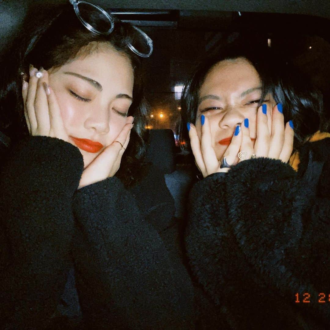 のインスタグラム：「・❤️💋💄🐙👺🧶・ Last shot before 2021 with Seira.」