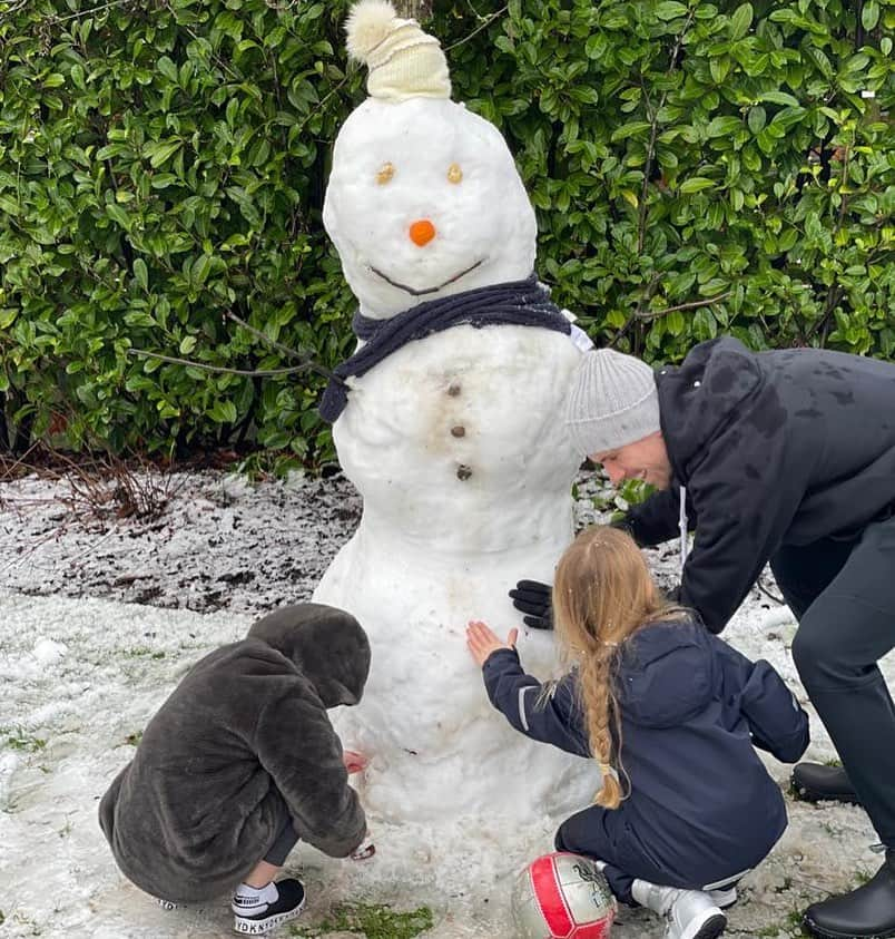 ジョーダン・ヘンダーソンのインスタグラム：「Something to put a smile back on my face ⛄️」