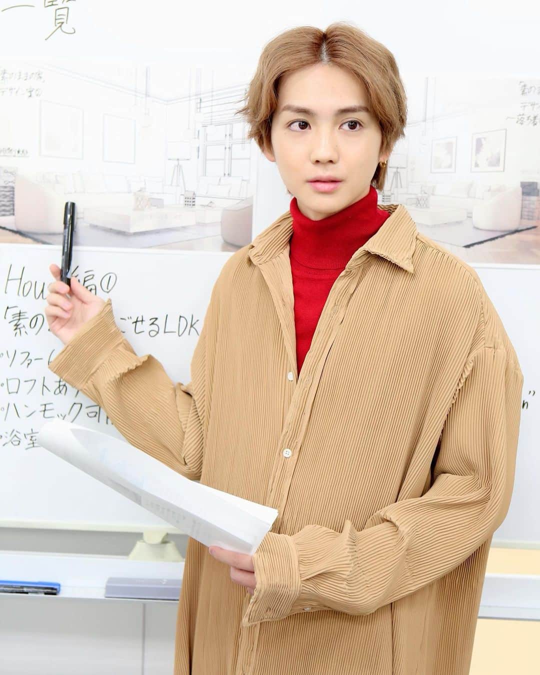 「年の差婚」ドラマイズム【公式】のインスタグラム：「. ／ ドラマ #年の差婚 💗 第3話まであと8日🖐🤟♡ ＼  おやすみ前に...🥺🥺 イケイケ空間デザイナーのショーンさんを...✨  Twitterは別の写真🤳 プロフィールから飛んでみてください❣️ #ショーンキュン  🌟第1.2話の復習はこちら☟ https://tver.jp/corner/f0064044  #葵わかな #竹財輝之助 #松本若菜 #小野寺晃良 #吉野北人 #河井青葉 #徳井優 #吹越満 #原因は自分にある。#hankun #ドラマイズム #ほっこりキュン」
