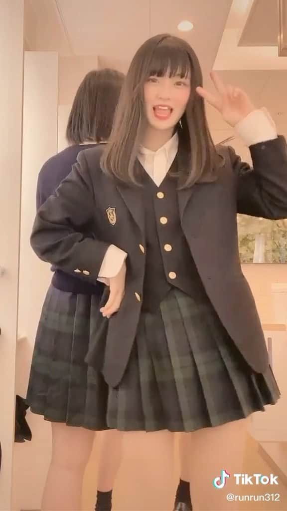 【TikTok】高校生エンタメ研究所のインスタグラム