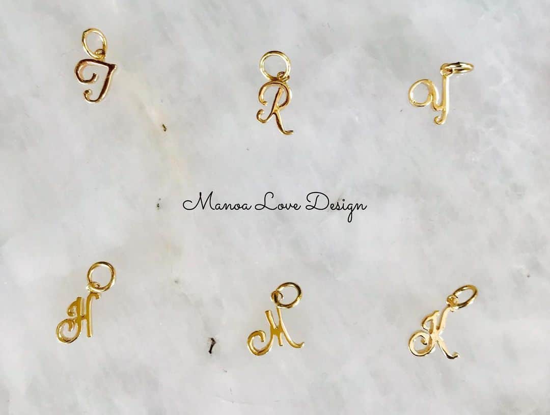 Manoa Love Design Hawaiiさんのインスタグラム写真 - (Manoa Love Design HawaiiInstagram)「2020年✨今年最後の20%オフです✨(12/28〜12/31。クーポンコード 2020last20) www.manoalove.com ✨  #manoalovedesign #manoalove#madeinhawaii #namejewelry #jewelry #waikiki#hawaii#マノアラブデザイン#マノアラブ#メイドインハワイ#ハワイアンジュエリー #ハワジュ #ハワイ好き#ハワイ旅行 #ハワイの思い出 #ハワイに行きたい #ネームブレスレット #ネームネックレス#ネームリング#アロハライフ#コインネックレス #ハワイ好きママ #ハワイ好きな人と繋がりたい#ハワイ情報」12月28日 13時41分 - manoa_love_design