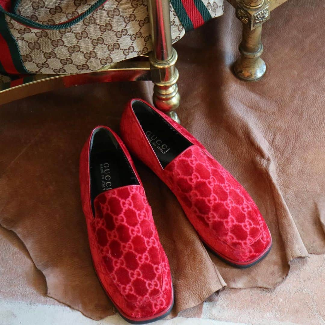 Vintage Brand Boutique AMOREさんのインスタグラム写真 - (Vintage Brand Boutique AMOREInstagram)「Gucci GG Pattern Loafers.  🔍on website search for AO18034  ✈️Free Shipping Worldwide 📩DM for more info and pricing  ➡️info@amorevintagetokyo.com  #gucci #vintagegucci #gucciloafers #guccishoes」12月28日 14時03分 - amore_tokyo