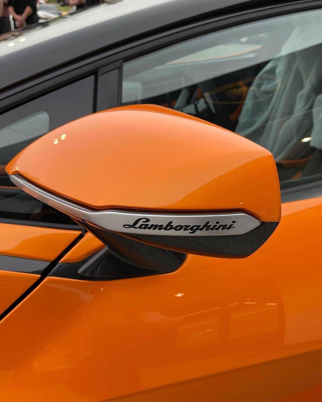 CARLiFESTYLEさんのインスタグラム写真 - (CARLiFESTYLEInstagram)「Orange Lamborghini Sián 👍🏽or👎🏽? Photo by @rahumada01 #carlifestyle #sian」12月28日 14時10分 - carlifestyle
