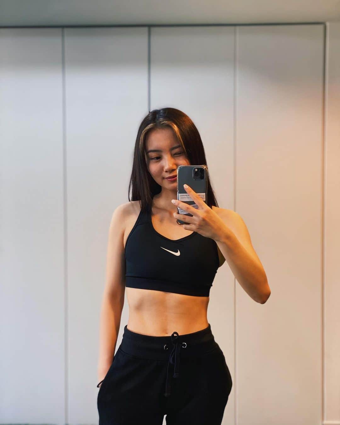 青山舞莉のインスタグラム：「@naiagym_diet_coach  まだトレーニング締めではない！  たのしぃい  #ナイアジム #ボディメイク #ワークアウト #フィットネス #トレーニング #トレーニング女子 #ジム #ダイエット #筋トレ #筋トレ女子 #腹筋 #腹筋女子 #オシャレ #ファッション #コーデ #ナイキ #減量 #パーソナルトレーニング #健康 #美人 #美脚 #モデル #ヒップアップ #ヘルシー #新宿 #ダイエットアカウント #プライベートジム」