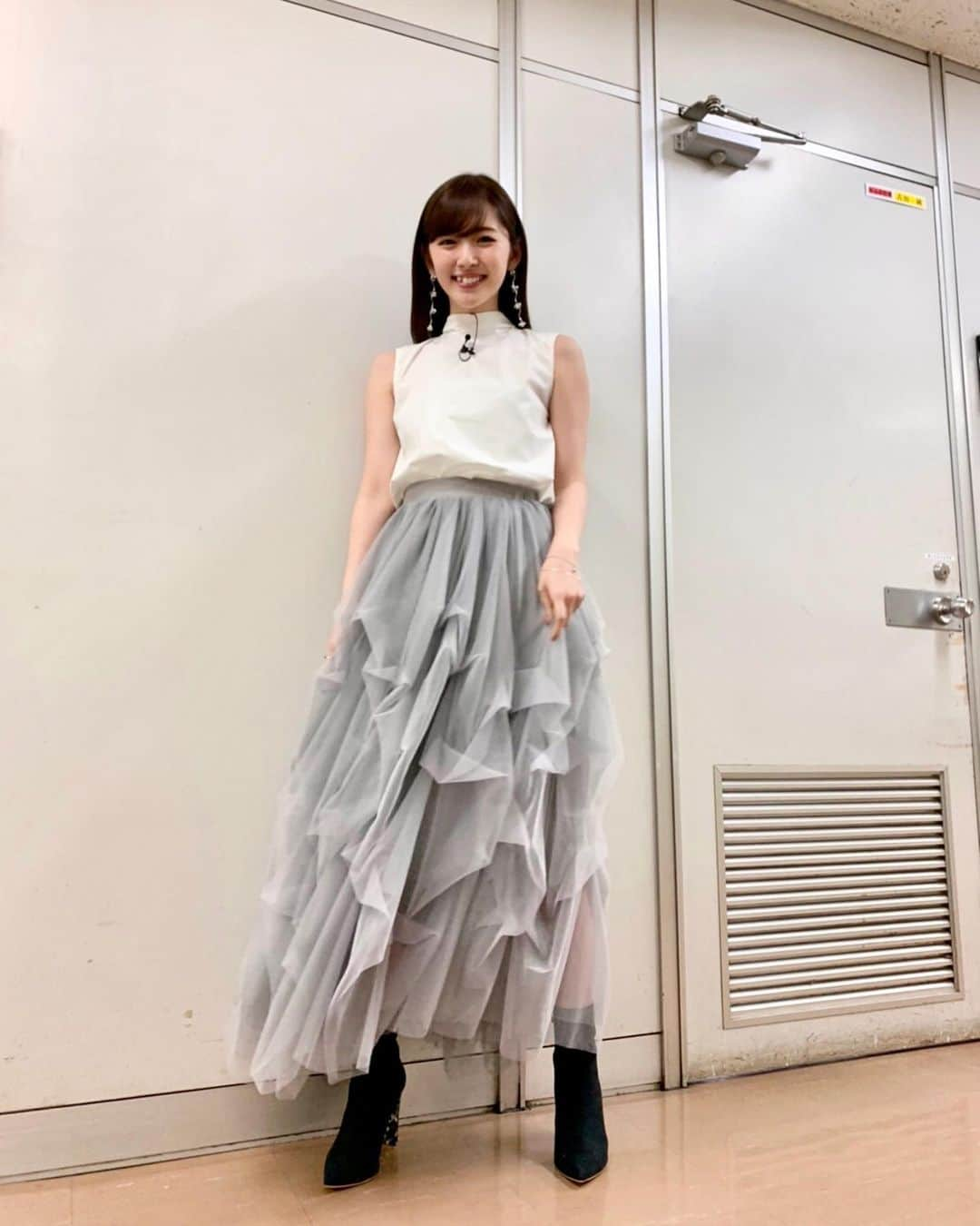 鈴木愛理さんのインスタグラム写真 - (鈴木愛理Instagram)「✴︎最近の衣装たち👗﻿ ﻿ 《ジャスティン・ビーバーにいいね！され隊》 ＊accessory: @somnium_22﻿ ＊tops: @saaageboutique﻿ ＊skirt: @masaco_teranishi﻿ ﻿ 《CLASSIC TV 〜第一回ベートーベン編〜》﻿ ＊tops: @doublestandard_official﻿ ＊skirt: @labelleetude_official﻿ ＊earring: @aikon_24﻿ ＊bracelet: @roomx601﻿ ＊boots: @dianashoespress﻿ ﻿ 《CLASSIC TV 〜第二回クリスマス編〜》﻿ ＊dress: @adelly.tokyo﻿ ＊earring: @roomx601﻿ ＊boots: @dianashoespress﻿ ＊ring: @phoebe_official﻿ ﻿ #英語がいっぱい thank you❤︎  @yurina_inaba_stylist」12月28日 14時51分 - airisuzuki_official_uf