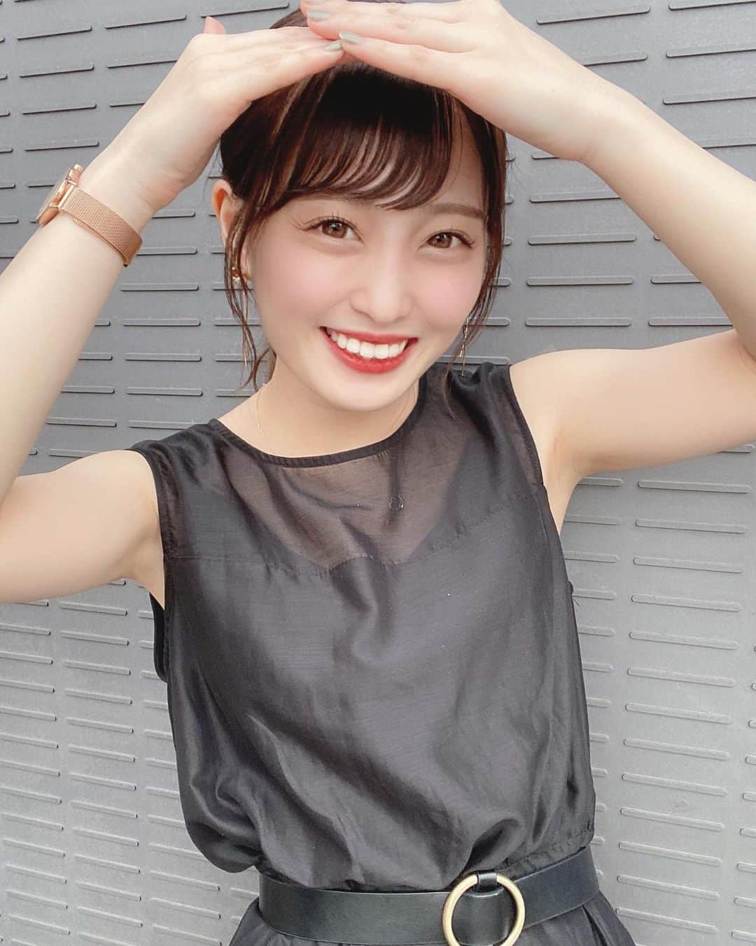 漆島七菜のインスタグラム：「お久しぶりの投稿になってしまった🤭  毎日笑顔で過ごす事ができる有り難さと大切さを忘れずに来年も過ごしたいなぁ😌  📸/ @shioringo1224  #季節感」