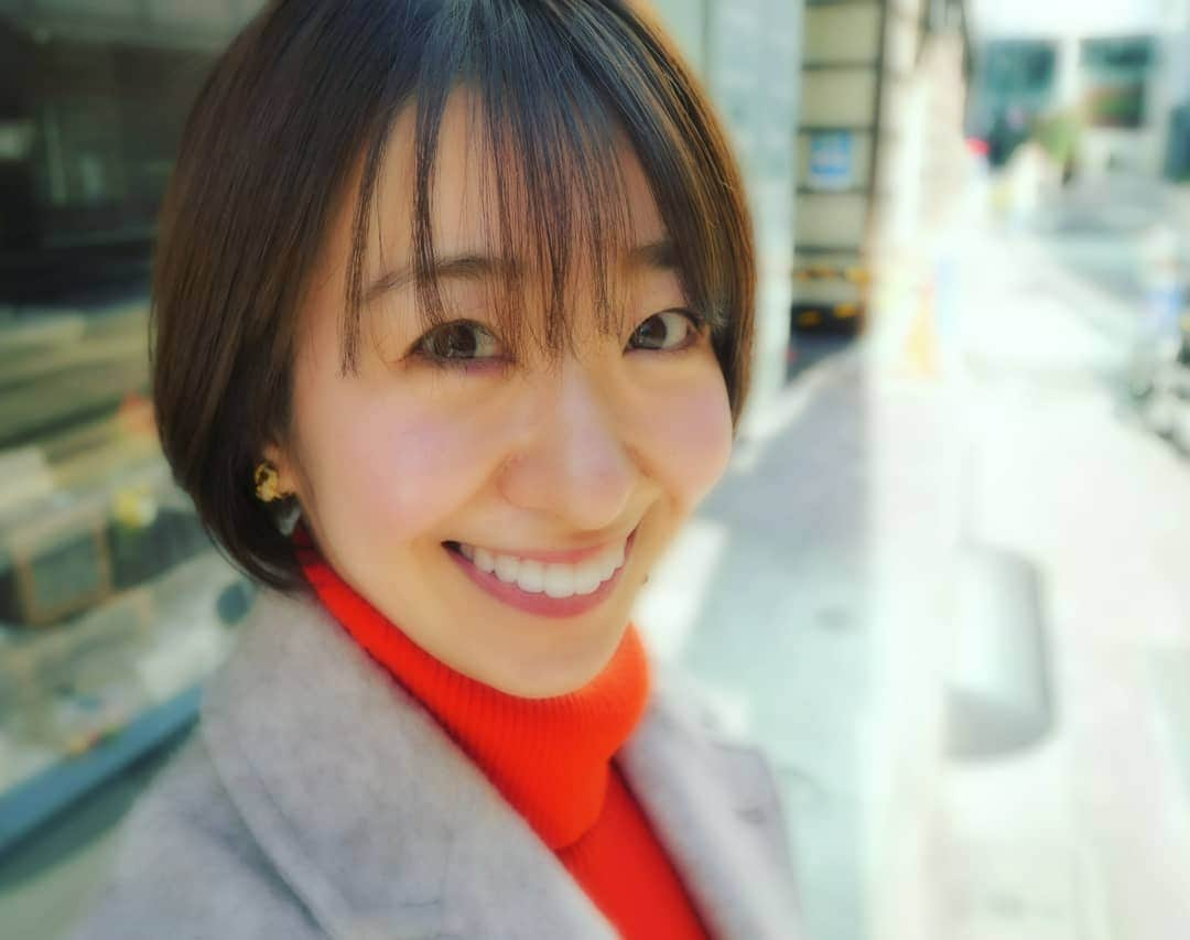 山田友美さんのインスタグラム写真 - (山田友美Instagram)「さて、髪を切りました💇💈✂ 年内最後のメンテナンスでスッキリ😊 #銀座sand #美容院#フリーアナウンサー#山田友美#スターダストプロモーション#キャスター部#宝塚ファン#宝塚ファンと繋がりたい#宙組#推し#まかまど#キキ様#12月は月組様にたのしませてもらいました#1月#2月は#宙組#たのしみます」12月28日 15時18分 - __tomomiracle