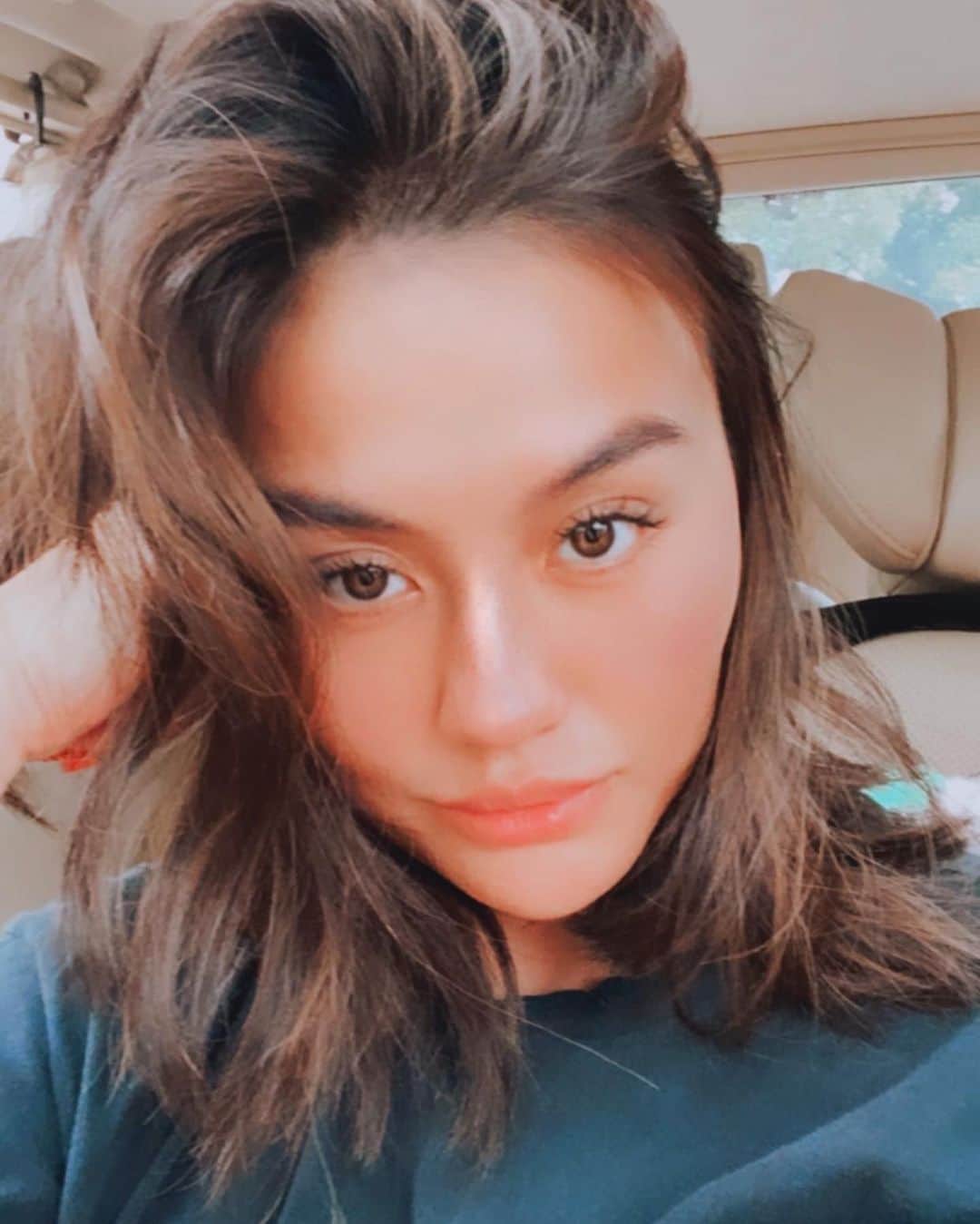アグネス・モニカのインスタグラム：「🤍 . . #AGNEZMO」