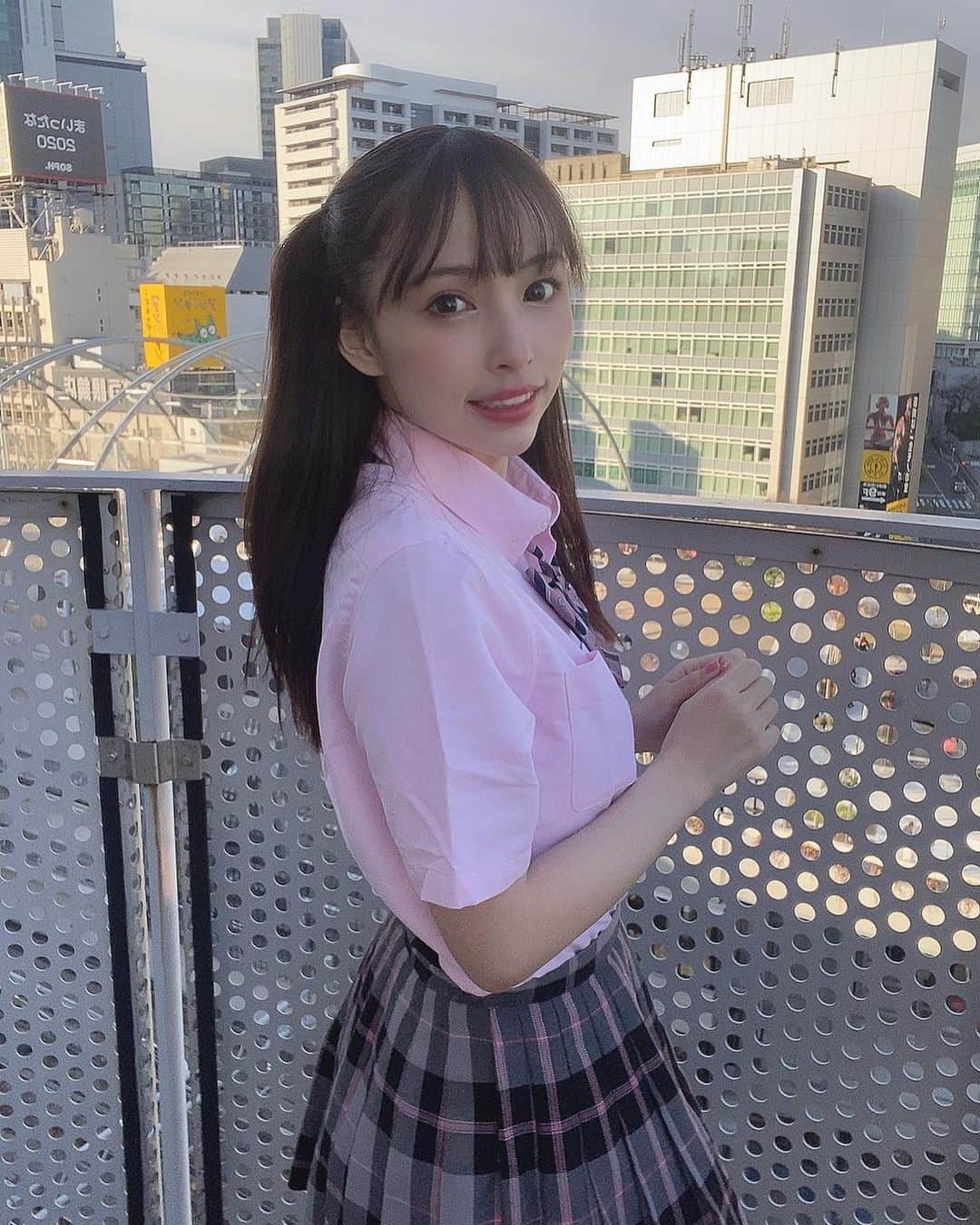 鶴巻星奈のインスタグラム：「制服🎈」