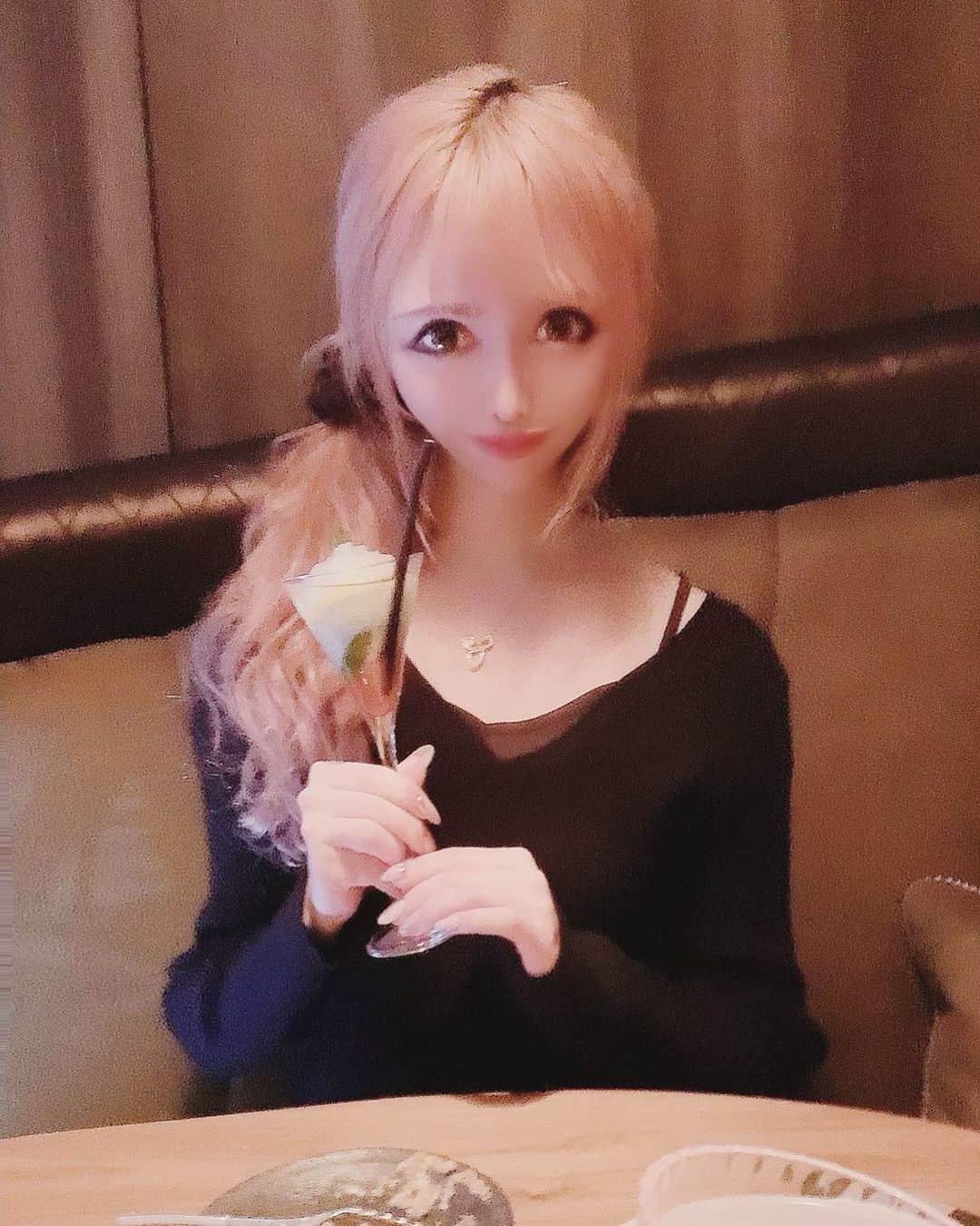 のインスタグラム：「セルリアン 40階の夜景見ながら飲むカクテルが至高  #歌舞伎町#キャバクラ#新宿#キャバ嬢#セルリアン#ホテル#ディナー#BAR#カクテル＃アフタヌーンティー」